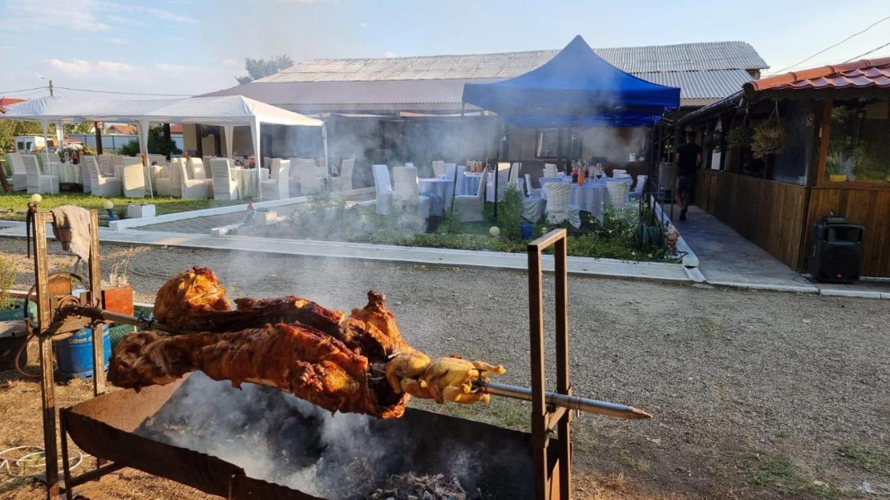 Gigios Sport&Relax Villa Bailesti Bagian luar foto