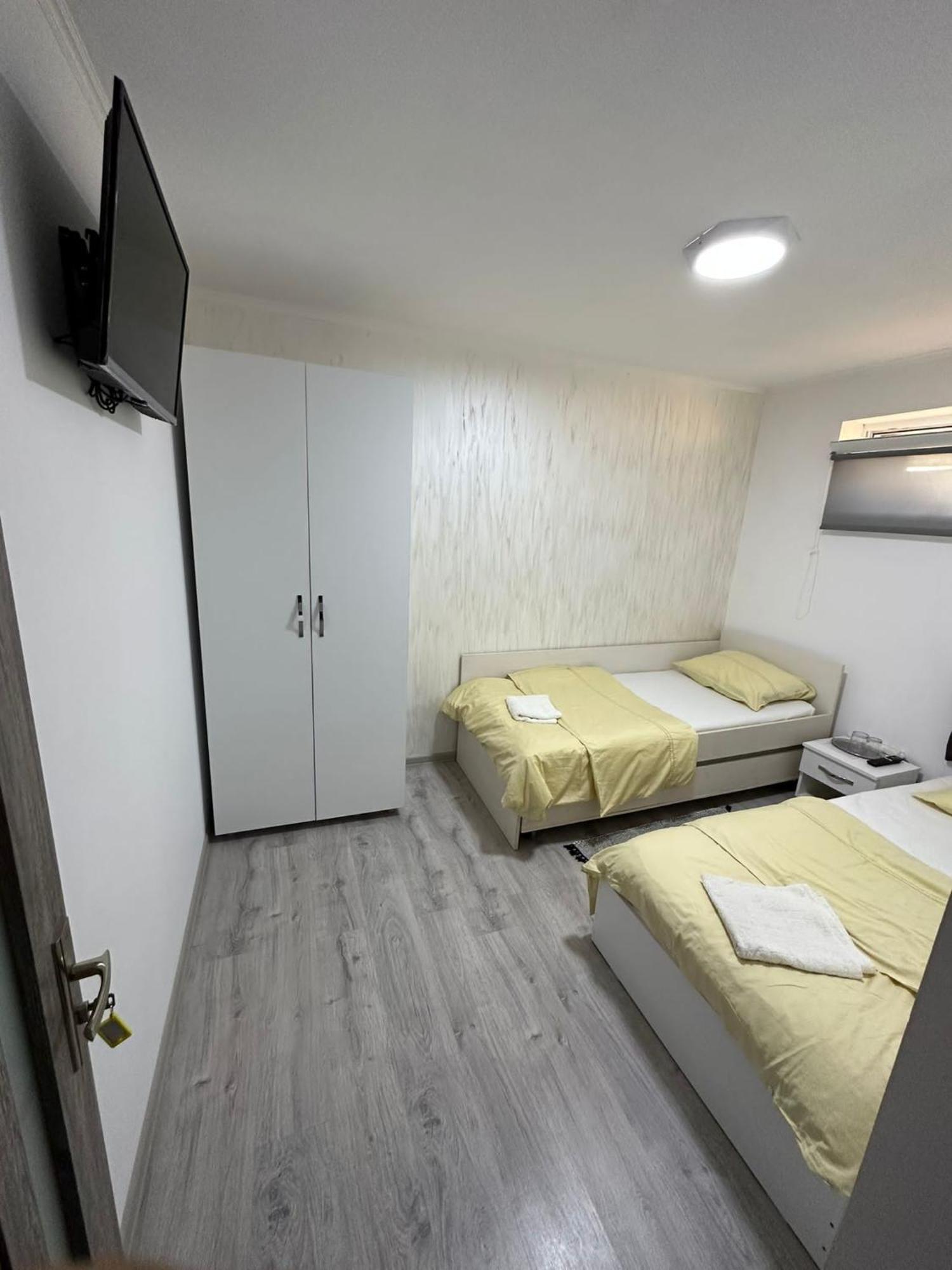 Gigios Sport&Relax Villa Bailesti Bagian luar foto