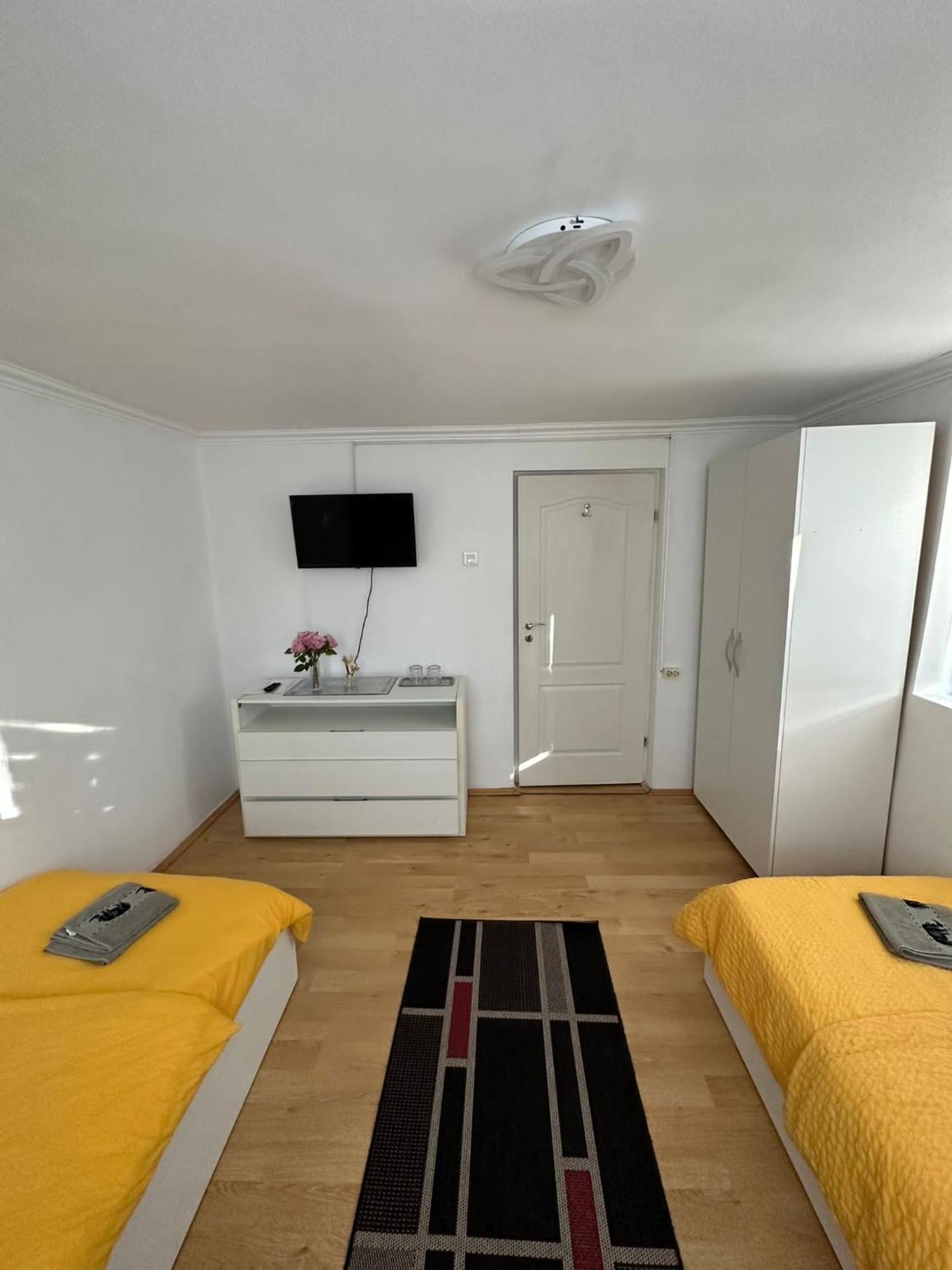 Gigios Sport&Relax Villa Bailesti Bagian luar foto